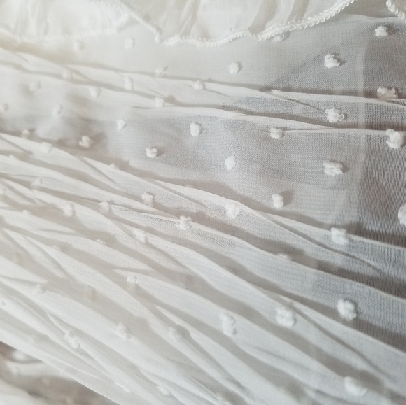 Romantic Blouse - Picture 6 of 6